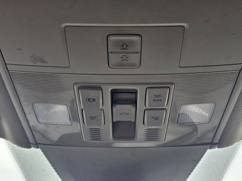 Used 2019 Volkswagen Atlas SE w/ Panoramic Sunroof Package AWD/4WD image 17