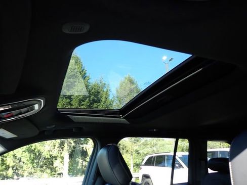 New 2025 Jeep Grand Cherokee Altitude AWD/4WD image 16