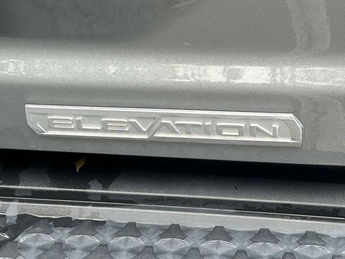 Used 2024 GMC Canyon Elevation w/ Convenience Package AWD/4WD image 10