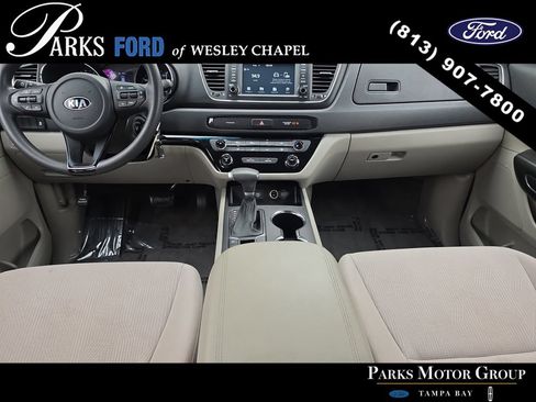 Used 2021 Kia Sedona LX FWD image 11