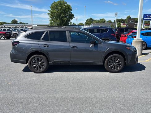 Used 2025 Subaru Outback Onyx Edition AWD/4WD image 2