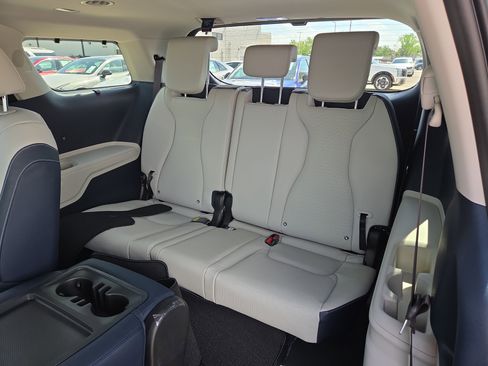 New 2026 Kia Carnival SX Prestige FWD image 7