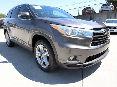 Used 2015 Toyota Highlander Limited FWD image 9
