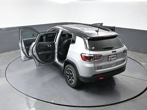 Used 2024 Jeep Compass Trailhawk AWD/4WD image 59
