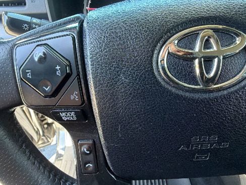 Certified 2022 Toyota 4Runner TRD Off-Road AWD/4WD image 19