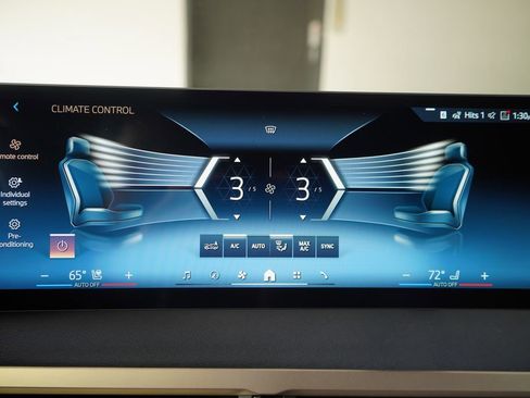 New 2026 BMW iX xDrive45 w/ Premium Package image 17