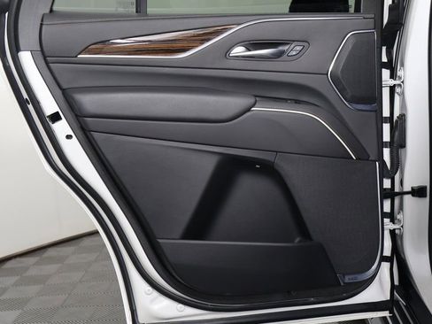 Used 2021 Cadillac Escalade Premium Luxury image 14