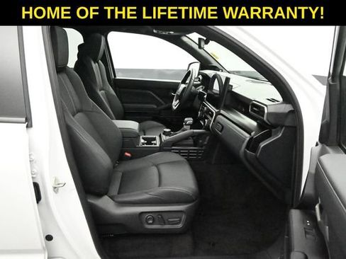 Used 2025 Toyota 4Runner Limited AWD/4WD image 41