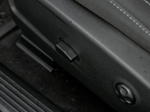 Used 2019 Dodge Challenger SXT w/ Blacktop Package image 21