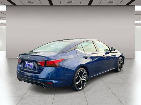 Used 2024 Nissan Altima 2.5 SR FWD image 3