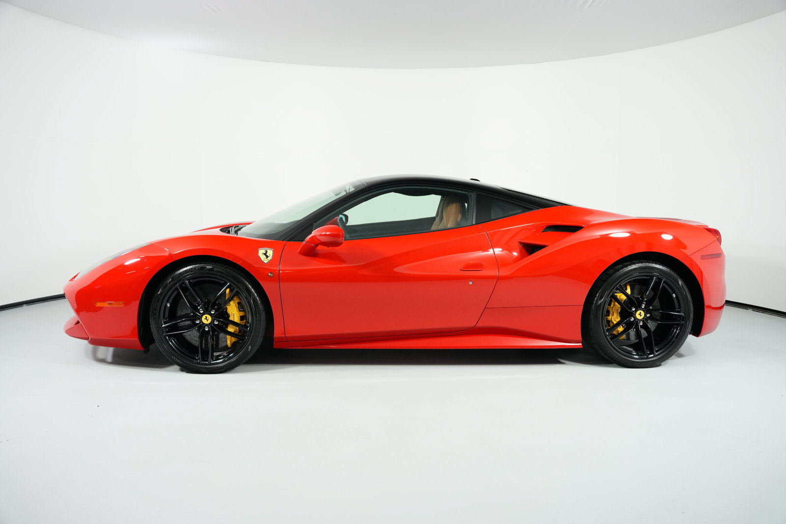 Used 2016 Ferrari 488 GTB RWD image 7