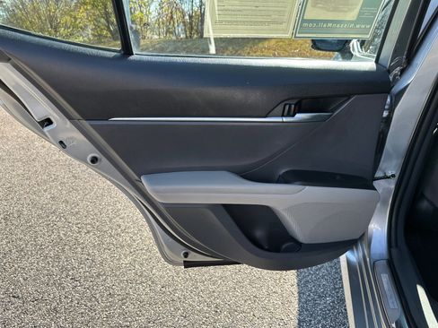 Used 2022 Toyota Camry LE image 21