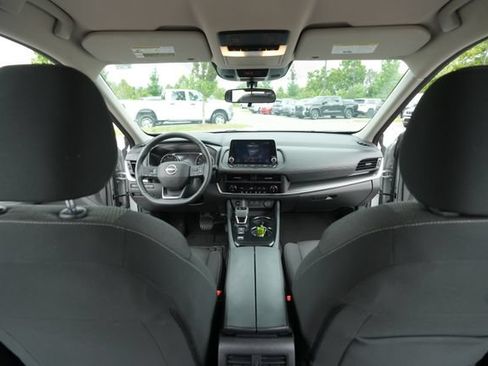 Used 2025 Nissan Rogue SV FWD image 24