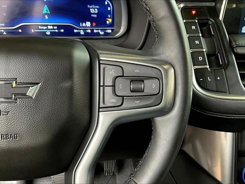 Used 2023 Chevrolet Suburban Z71 w/ Z71 Off-Road Package AWD/4WD image 12