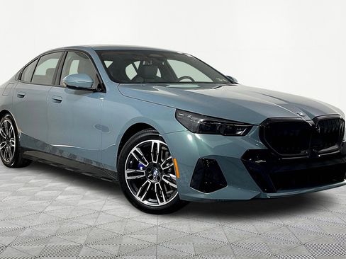 New 2026 BMW 530i xDrive w/ M Sport Package image 3