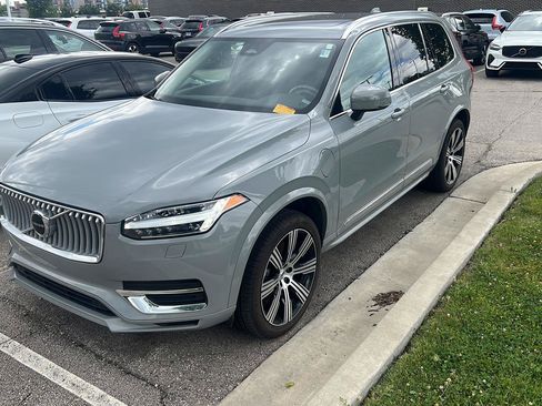 Certified 2025 Volvo XC90 T8 Core w/ Climate Package AWD/4WD image 1