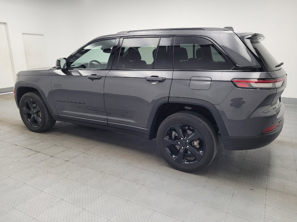 Used 2023 Jeep Grand Cherokee Altitude AWD/4WD image 3