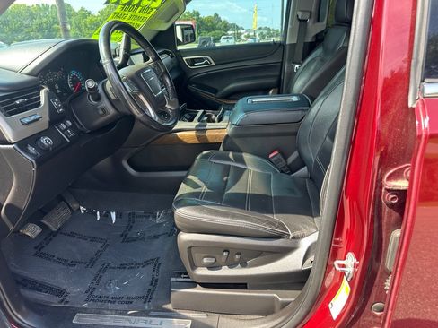 Used 2019 GMC Yukon XL Denali RWD image 11