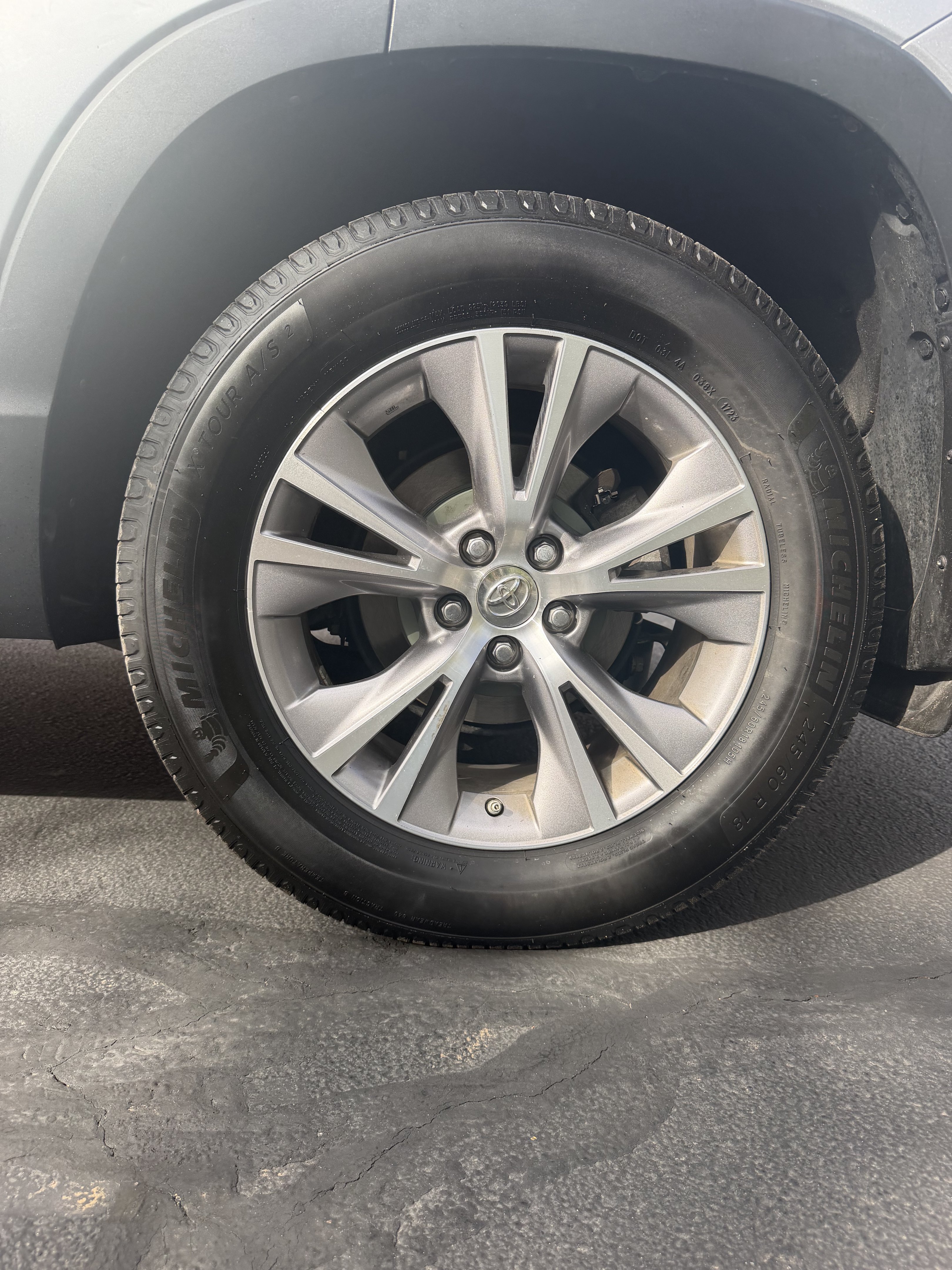 Used 2015 Toyota Highlander XLE AWD/4WD image 14
