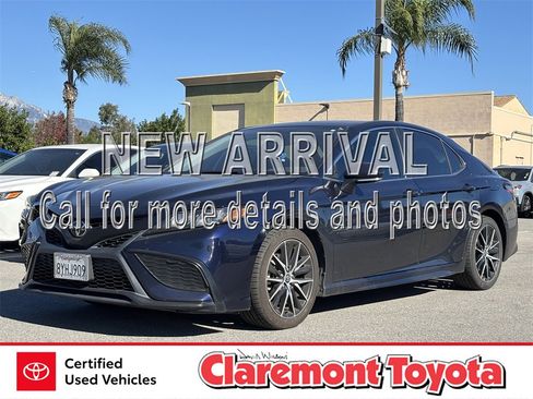 Used 2022 Toyota Camry SE image 1