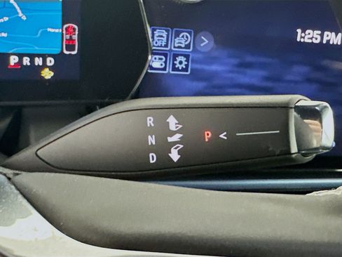 Used 2025 Chevrolet Equinox EV LT FWD image 25