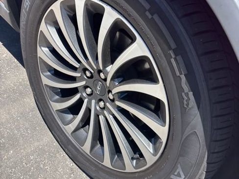 Used 2020 Lincoln Aviator Reserve w/ Elements Package Plus RWD image 2