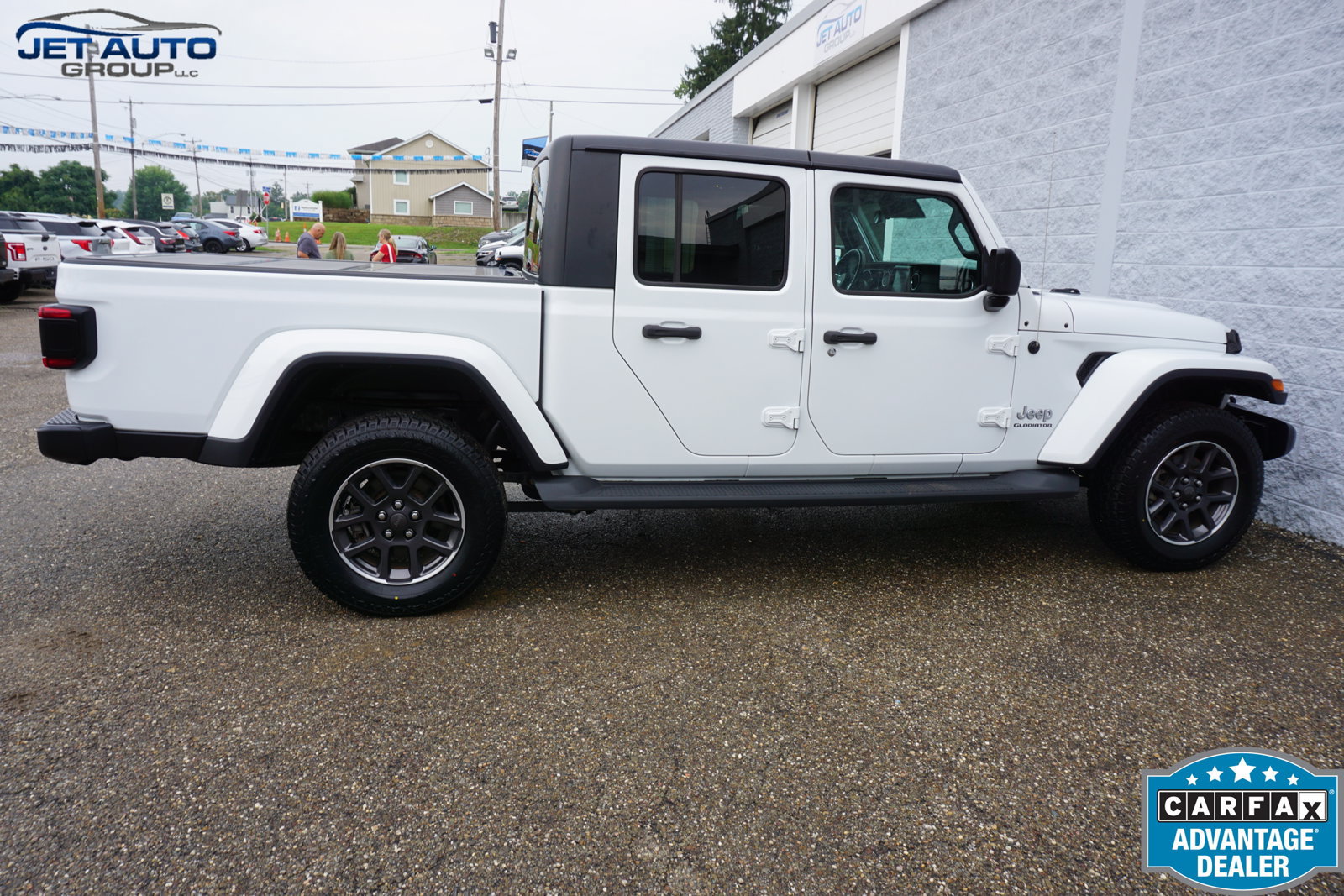 Used 2020 Jeep Gladiator Overland AWD/4WD image 12