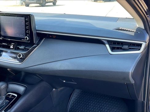 Used 2022 Toyota Corolla LE w/ LE Convenience Package image 19