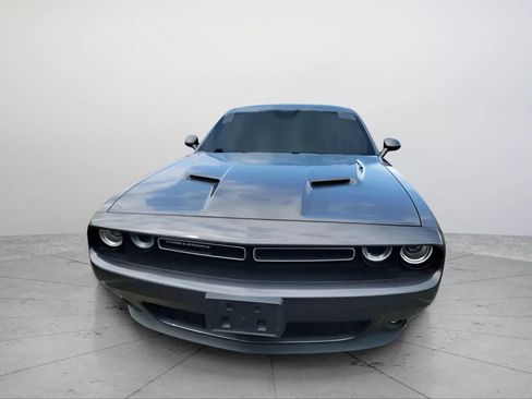 Used 2019 Dodge Challenger SXT image 11