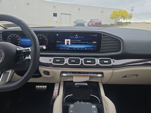 New 2026 Mercedes-Benz GLS 450 4MATIC image 17