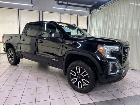 Certified 2022 GMC Sierra 1500 AT4 w/ AT4 Preferred Package AWD/4WD image 2