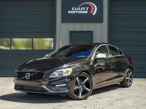 Used 2016 Volvo S60 T5 R-Design FWD image 3
