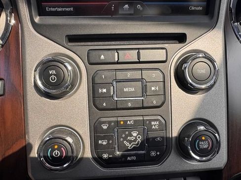 Used 2015 Ford F250 Lariat w/ Lariat Ultimate Package AWD/4WD image 14