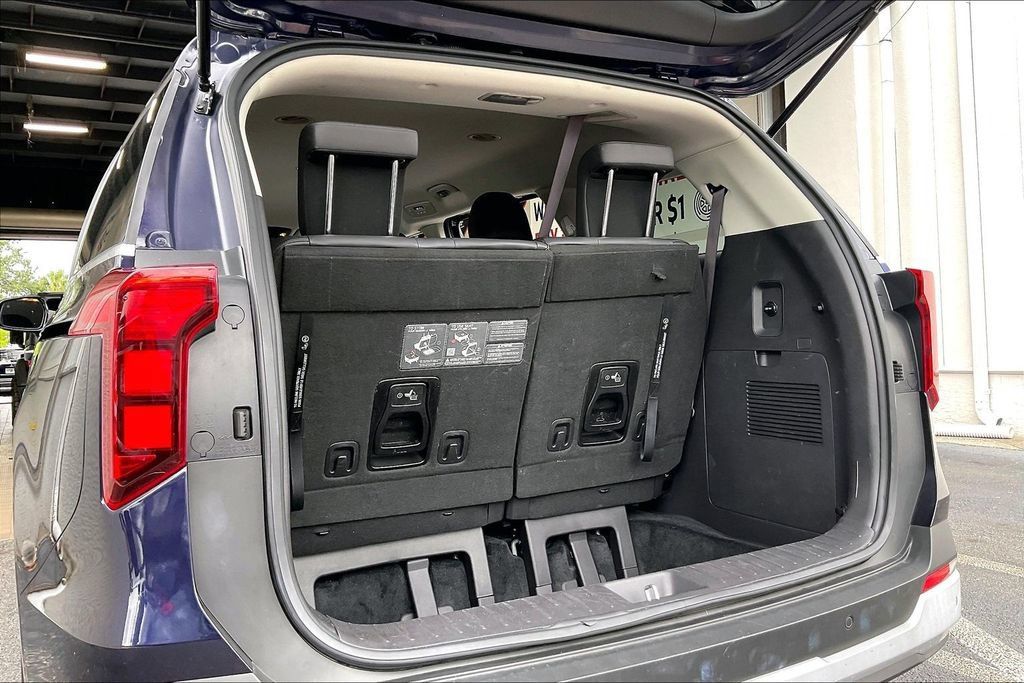 Used 2026 Kia Carnival FWD image 19