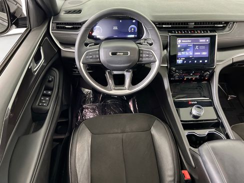 Used 2023 Jeep Grand Cherokee Altitude image 22