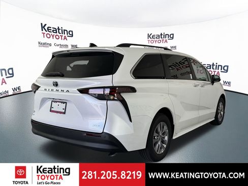 Used 2026 Toyota Sienna XLE FWD image 16