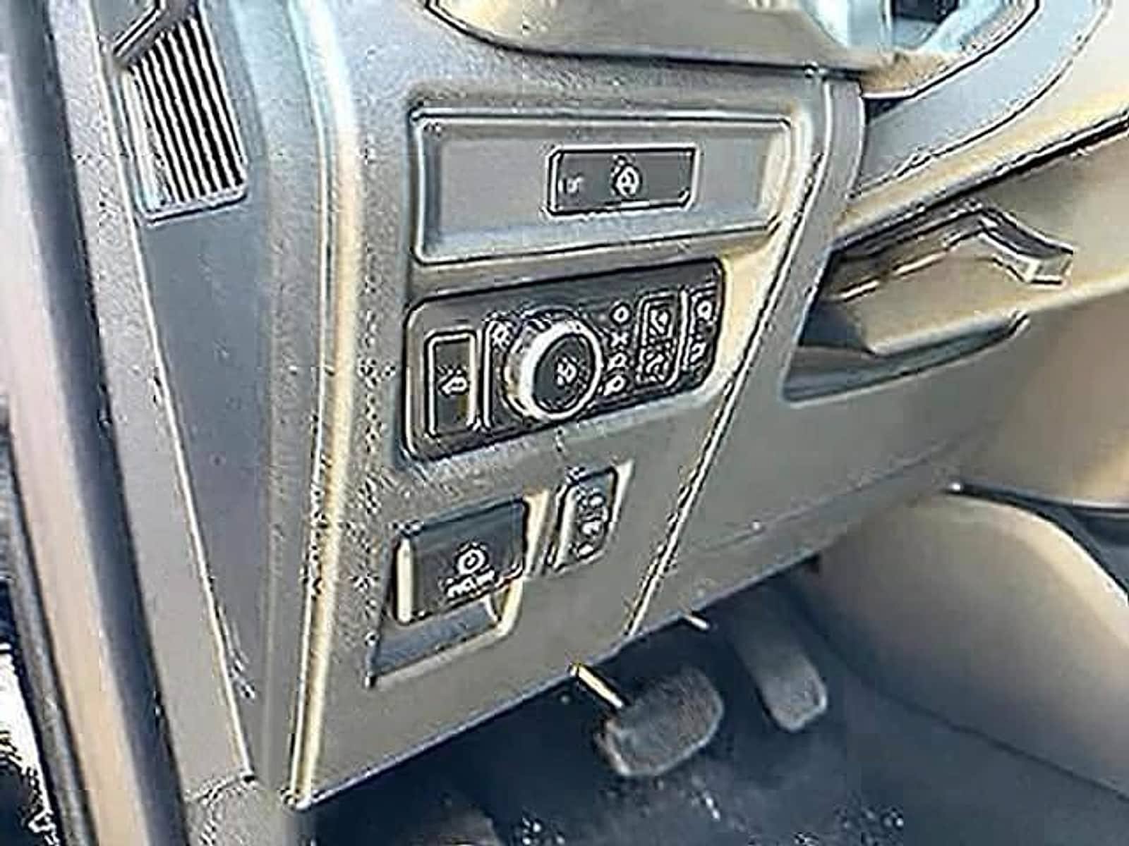 Used 2025 Ford F150 Lariat w/ Equipment Group 502A High AWD/4WD image 21