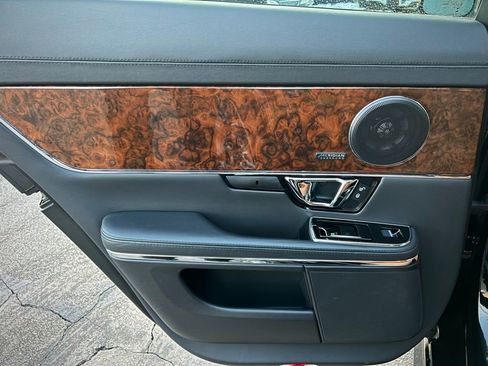 Used 2019 Jaguar XJ R-Sport image 26