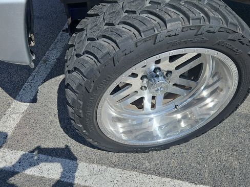 Used 2016 Ford F150 Platinum w/ Equipment Group 701A Luxury image 3