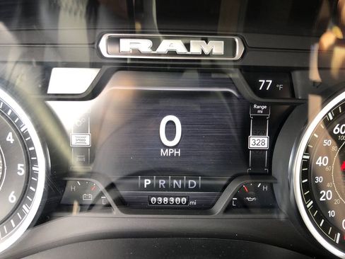 Used 2023 RAM 1500 Laramie AWD/4WD image 34