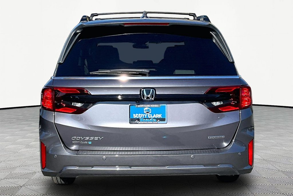 New 2027 Honda Odyssey Touring image 4
