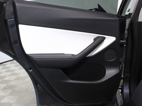 Used 2022 Tesla Model Y Performance image 22