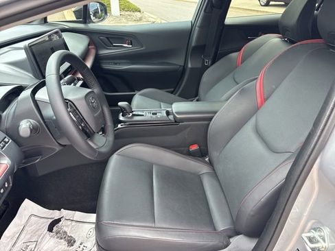 Used 2024 Toyota Prius Prime Premium w/ Advanced Technology Package FWD image 10