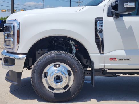 New 2026 Ford F350 King Ranch w/ Chrome Package AWD/4WD image 9
