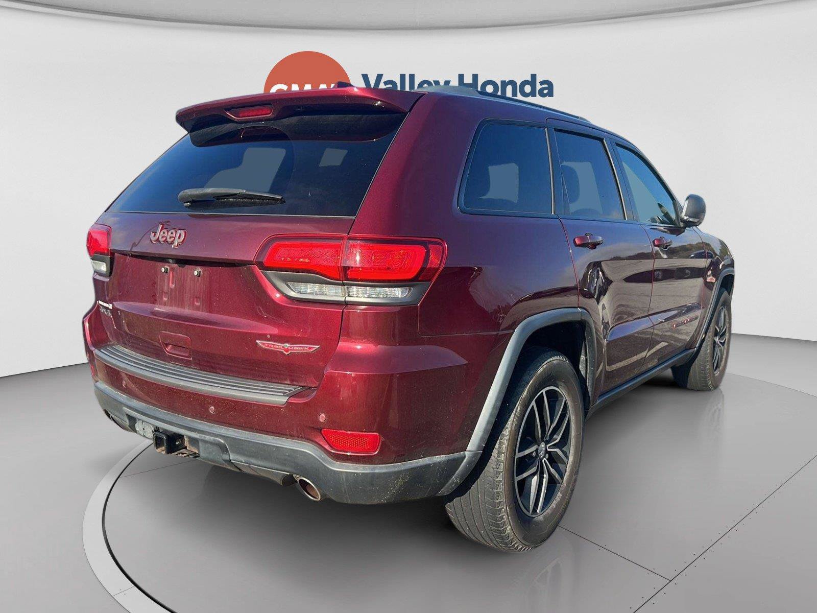 Used 2018 Jeep Grand Cherokee Trailhawk AWD/4WD image 4