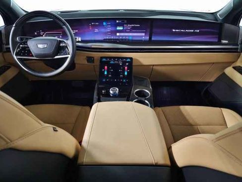 Used 2025 Cadillac Escalade IQ Sport 2 image 15