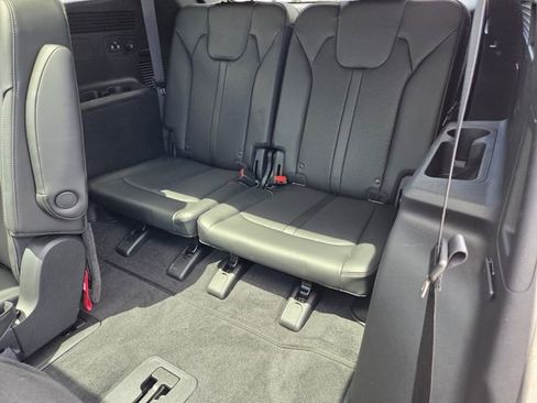 Used 2023 Kia Sorento EX w/ Panoramic Sunroof Package FWD image 12