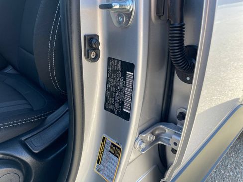 Used 2025 Hyundai Venue SEL FWD image 31