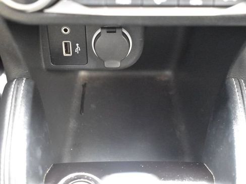 Used 2019 Nissan Kicks SV FWD image 12
