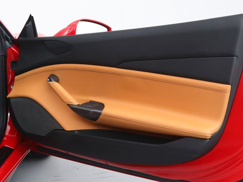 Used 2018 Ferrari 488 GTB image 18